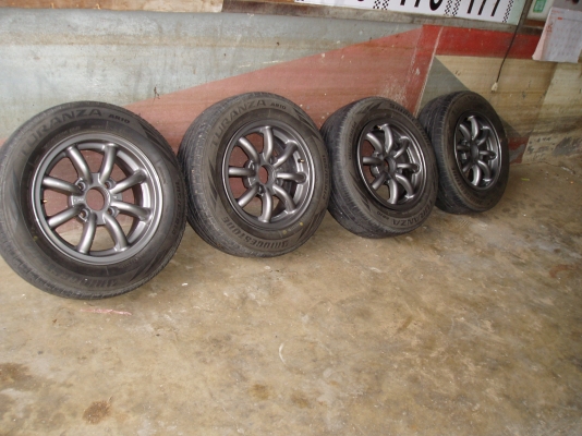 ขายล้อแม็กขอบ14พร้อมยางถูกๆใส่รถขับหลัง4รู114
