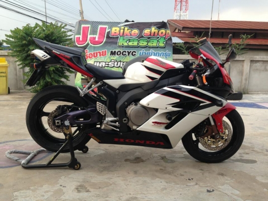 ลดราคาครับ  cbr1000rr 05 ทะเบียนโอน  239999 ต่อรองได้ครับ