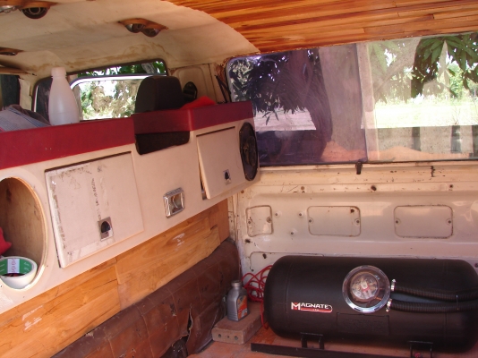 ขายรถตู้ คลาสสิคNissan Urvan e23  ไฟกลม