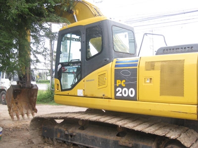ขาย Komatsu PC 200-7 เอกสารอินวอยล์ ไฟ้ฟ้าครบแอร์เย็น โทร 088-4501277