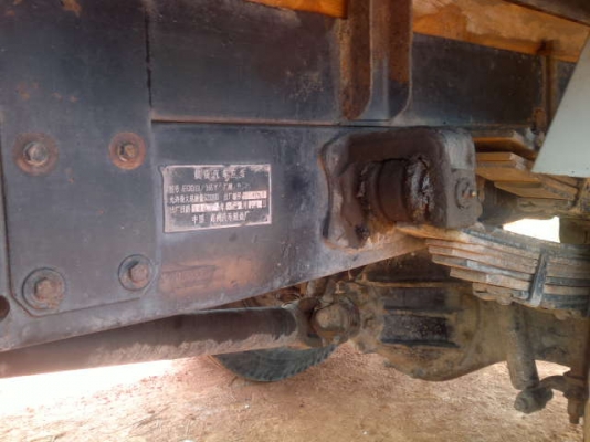 รถฮีโน่ 6 ล้อดั้ม  100 แรงม้า  สนใจติดต่อ 081 - 6079515