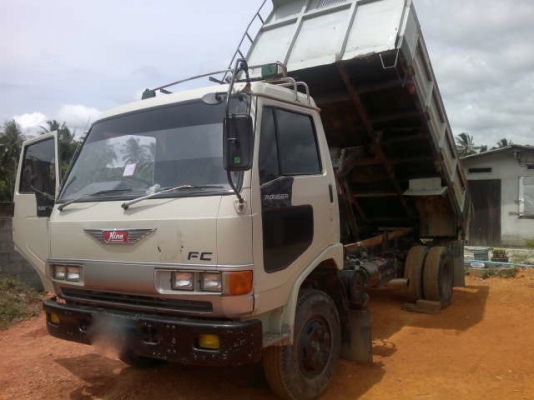 รถฮีโน่ 6 ล้อดั้ม  100 แรงม้า  สนใจติดต่อ 081 - 6079515