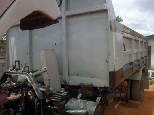 รถฮีโน่ 6 ล้อดั้ม  100 แรงม้า  สนใจติดต่อ 081 - 6079515