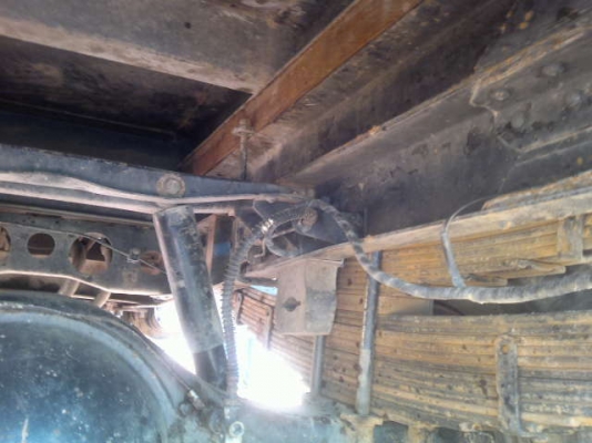 รถฮีโน่ 6 ล้อดั้ม  100 แรงม้า  สนใจติดต่อ 081 - 6079515