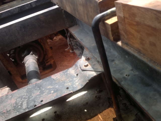 รถฮีโน่ 6 ล้อดั้ม  100 แรงม้า  สนใจติดต่อ 081 - 6079515