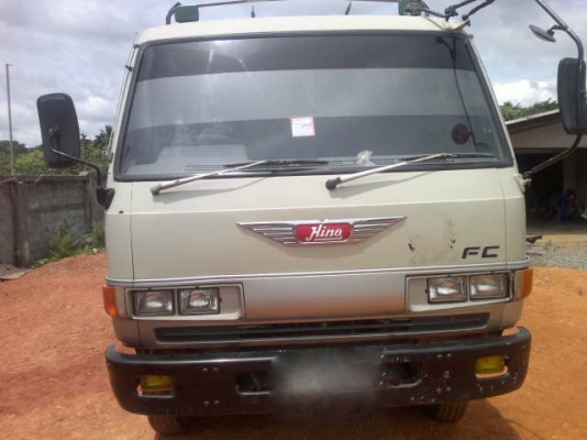 รถฮีโน่ 6 ล้อดั้ม  100 แรงม้า  สนใจติดต่อ 081 - 6079515