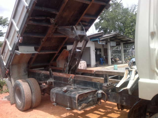 รถฮีโน่ 6 ล้อดั้ม  100 แรงม้า  สนใจติดต่อ 081 - 6079515