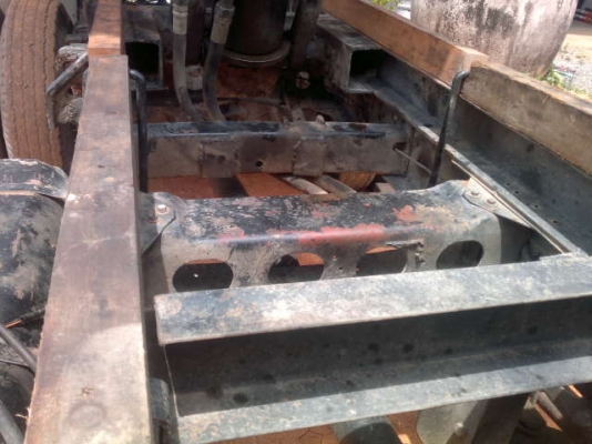 รถฮีโน่ 6 ล้อดั้ม  100 แรงม้า  สนใจติดต่อ 081 - 6079515