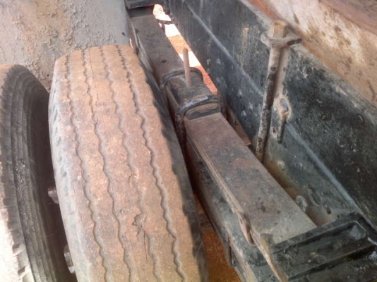 รถฮีโน่ 6 ล้อดั้ม  100 แรงม้า  สนใจติดต่อ 081 - 6079515