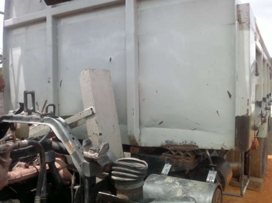 รถฮีโน่ 6 ล้อดั้ม  100 แรงม้า  สนใจติดต่อ 081 - 6079515