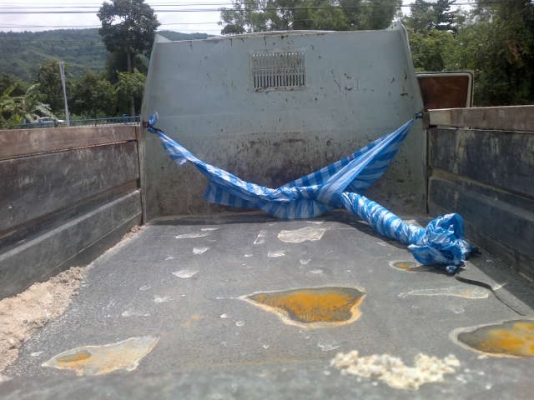 รถฮีโน่ 6 ล้อดั้ม  100 แรงม้า  สนใจติดต่อ 081 - 6079515