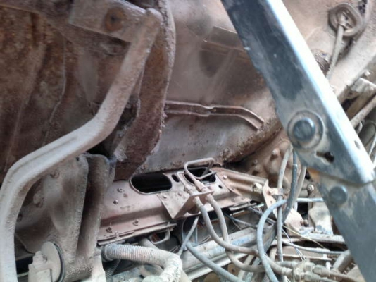 รถอิซูซุ 6 ล้อดั้ว FTR  175 แรงม้า  สนใจติดต่อ 081 - 6079515