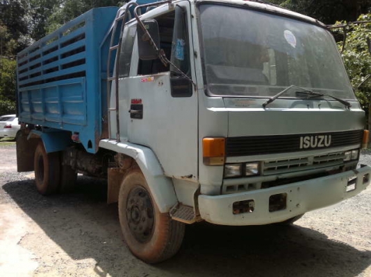 รถอิซูซุ 6 ล้อดั้ว FTR  175 แรงม้า  สนใจติดต่อ 081 - 6079515