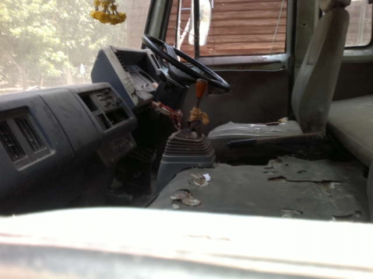 รถอิซูซุ 6 ล้อดั้ว FTR  175 แรงม้า  สนใจติดต่อ 081 - 6079515