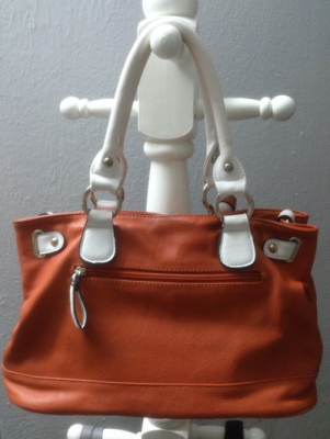 กระเป๋าสะพาย  TATWIN