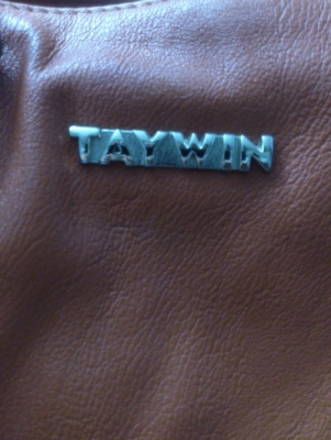 กระเป๋าสะพาย  TATWIN