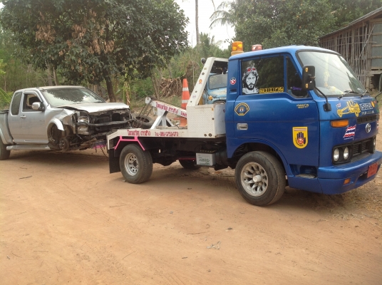 ขาย ด่วนถูกๆ รถยก 4ล้อกลาง พร้อมใช้งาน 82000