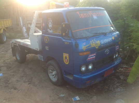 ขาย ด่วนถูกๆ รถยก 4ล้อกลาง พร้อมใช้งาน 82000