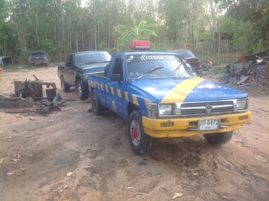 ขาย ด่วนถูกๆ รถยก 4ล้อกลาง พร้อมใช้งาน 82000