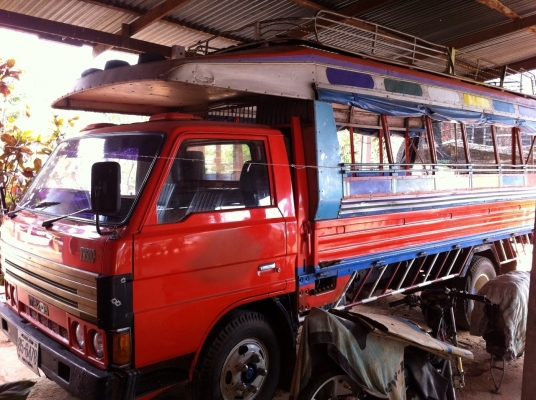 MAZDA T8500 - 100 HP รถบรรทุก 6 ล้อ กระบะเหล็กหลังคาโดยสารความยาว 4.30 เมตรสภาพสวย เครื่องแห้งแรงดี ภายในเก๋งคอนโซลสวยครบ ช่วงล่างเดิมๆคัชซีสวย ยาง 7.50 ขอบ 16 สภาพดีพร้อมบรรทุกพร้อมใช้งาน เอกสารทะเบียนภาษีครบพร้อมโอน ราคาต่อรองได้ครับ