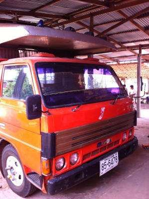 MAZDA T8500 - 100 HP รถบรรทุก 6 ล้อ กระบะเหล็กหลังคาโดยสารความยาว 4.30 เมตรสภาพสวย เครื่องแห้งแรงดี ภายในเก๋งคอนโซลสวยครบ ช่วงล่างเดิมๆคัชซีสวย ยาง 7.50 ขอบ 16 สภาพดีพร้อมบรรทุกพร้อมใช้งาน เอกสารทะเบียนภาษีครบพร้อมโอน ราคาต่อรองได้ครับ