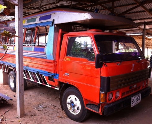 MAZDA T8500 - 100 HP รถบรรทุก 6 ล้อ กระบะเหล็กหลังคาโดยสารความยาว 4.30 เมตรสภาพสวย เครื่องแห้งแรงดี ภายในเก๋งคอนโซลสวยครบ ช่วงล่างเดิมๆคัชซีสวย ยาง 7.50 ขอบ 16 สภาพดีพร้อมบรรทุกพร้อมใช้งาน เอกสารทะเบียนภาษีครบพร้อมโอน ราคาต่อรองได้ครับ