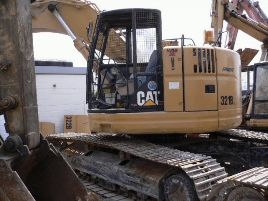 รถแบคโค CAT 321B รถแบคโค CAT 321B