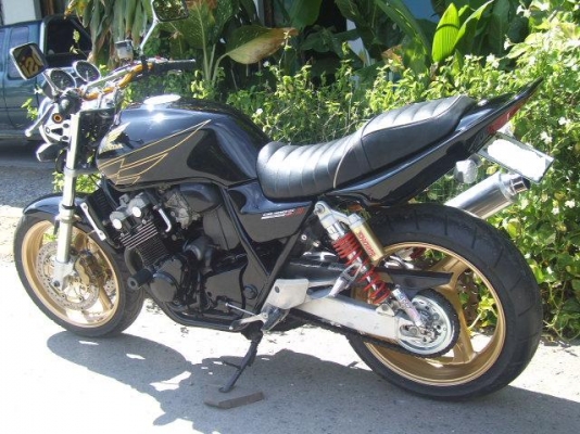 ขาย CB 400 VTEC 1 แต่งเทค3 ประกอบเก็บงานใหม่  สวยกริ๊บ <<ทะเบียนแท้่>>