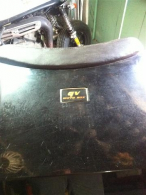 ขายกล่องข้าง หลัง  ใส่ช๊อป  ขนไปทั้งหมด1900,มาก่อนเอาไป