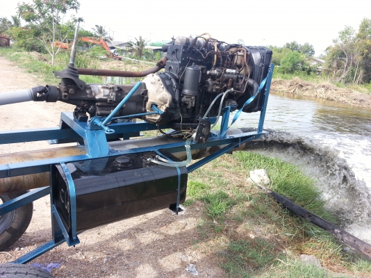 ขายเครื่องสูบน้ำท่อสเตนเลสขนาด 9 "ยาวประมาณ 4 วากว่าคับ