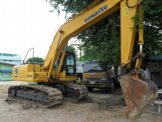 Komatsu PC200-7