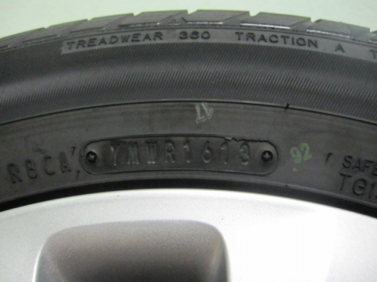 ขายยางพร้อมกะทะและฝาครอบรถ NEW VIOS ป้ายแดงปี 13 ขนาด 185/60R15