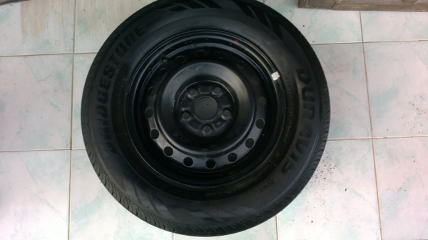 ขายล้ออะไหล่พร้อมยางขอบ15/5รู