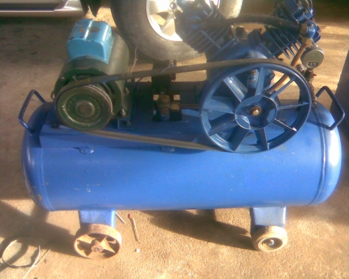 AC07169837ปั้มลม หัว 1 แรง มอเตอร์ 1 แรงขนาดหัวปั้ม 1  แรง  มอเตอร์โตชิบาขนาด 1 แรงขนาดถัง 90-120  ลิตรครับเก็บลมดีครับไม่ซึมครับระบบตัดปกติปั้มลมขึ้นเร็วครับ  ราคานี้คุ้มครับ