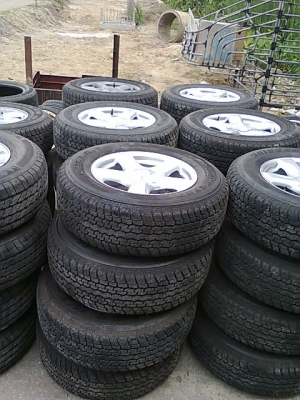 ล้อv coss ป้ายแดงพร้อมยางขอบ17ยางปี13 ชุดละ19000