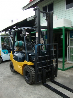ขายรถโฟล์คลิฟท์  TOYOTA  7FG20  เครื่องยนต์เบนซิน+แก๊ส  เกียร์ธรรมดา  เสาสูง  4 เมตร  งา 1,070  มม. ยางตัน