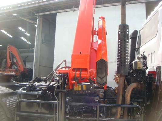 NISSAN-UD CWM430 - 290 HP พร้อมเฮียบพับ 5 ตัน 4 ปลอก NISSAN-UD CWM430 - 290 HP พร้อมเฮียบพับ 5 ตัน 4 ปลอก