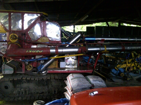 รถเกี่ยวข้าว รุ่น KM49