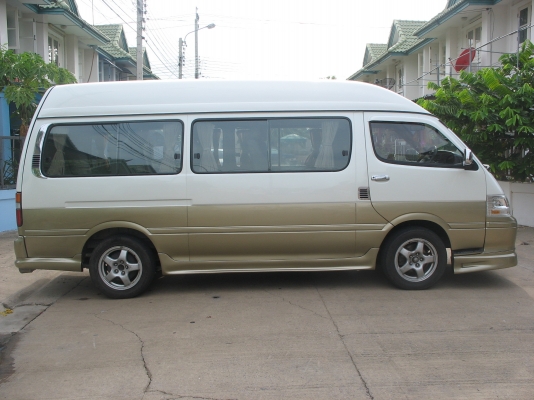 ฟรีดาวน์ รถตู้  Toyota commuter ปี 2005