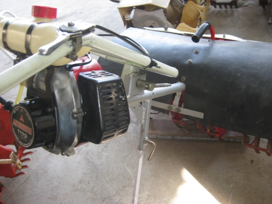 เครื่องพรวนหญ้าในร่องนาดำ