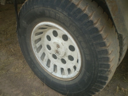 ขายลูกพ่วง2เพลาดั้มกระบะสามมิตรครับ