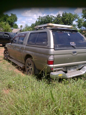 ขายซากรถยนต์  MITSUBISH STRADA 4ประตู