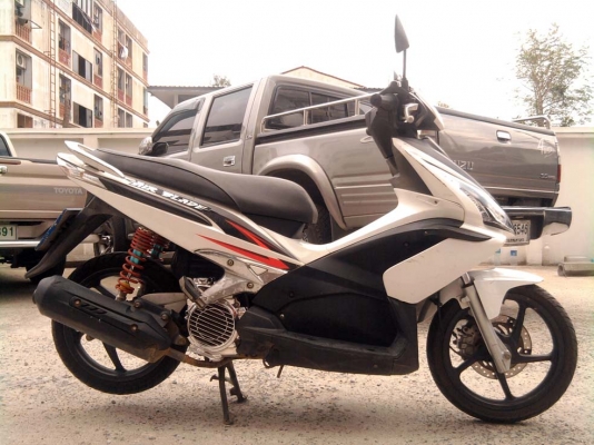ขออนุญาติขาย Honda Airblade Combi Brake 110 cc. สีขาวมุก ล้อแม็ก