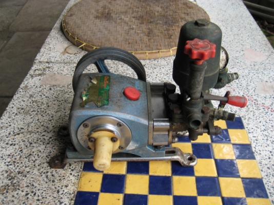 ขายปั้มพ่นยา3สูบของญี่ปุ่นสภาพดี3,800b.