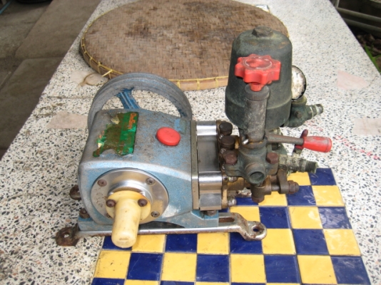 ขายปั้มพ่นยา3สูบของญี่ปุ่นสภาพดี3,800b.