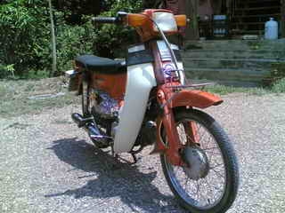 ขาย Honda C700 ทะเบียนเต็มพร้อมโอน เครื่องดีมากแต่งมานิดๆ เลขโครงเครื่องตรงเล่มโครงไม่ผุ ขาย 8000 บาท