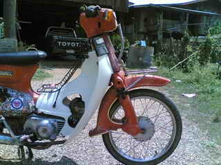 ขาย Honda C700 ทะเบียนเต็มพร้อมโอน เครื่องดีมากแต่งมานิดๆ เลขโครงเครื่องตรงเล่มโครงไม่ผุ ขาย 8000 บาท