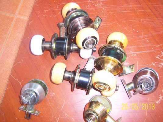 ลูกบิดประตูหินอ่อนห้องนํ้า