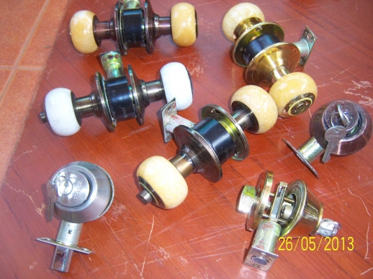 ลูกบิดประตูหินอ่อนห้องนํ้า