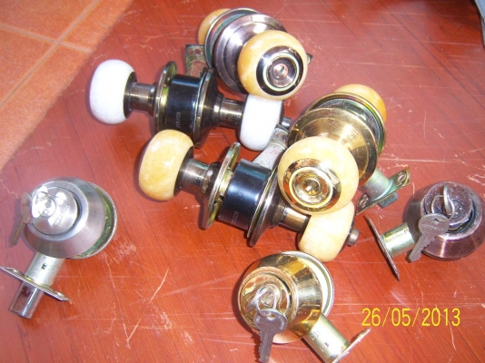 ลูกบิดประตูหินอ่อนห้องนํ้า